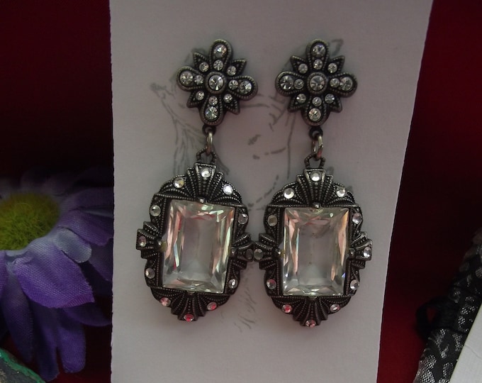 E-0644 - Vintage Banana Bob Earrings - Three Styles - in Silver or Brass