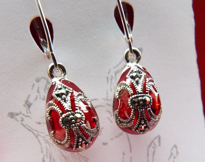 E-0158 - Sterling Silver Leverback with Fleur de Lis Enameled Egg Drops - Mary Woodhull Earrings TURN Washington's Spies, Georgian Earrings