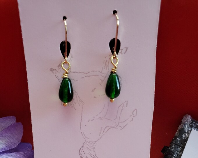 E-0201G - Czech Teardrop Glass Earrings - Reenactor Earrings, Campfollower Earrings