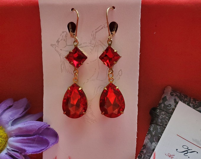 E-0654B - Martha Washington Inspired Garnet Crystal Earrings - Red, Garnet Crystal, Glass, Red Paste