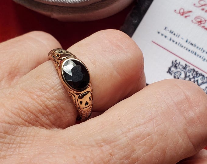 R-0082 - Faceted Lilith Black Moon Skull Ring - Memento Mori, Remembrance