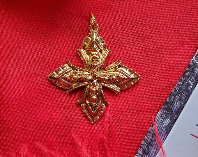 PE-0056 - 1-1/4 inch Brass Beaded Die Cast Floral Cross