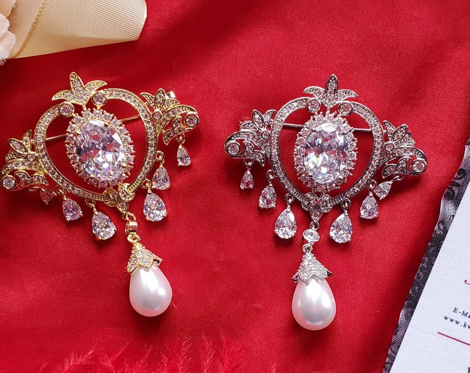 BR-0035 - Small Rhinestone Georgian Stomacher Brooch, 18th Century Brooch, Carnavale Brooch, Venice, Stomacher