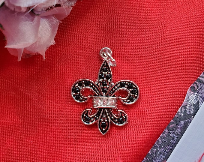 PE-0020C - Black and Clear Crystal Fleur de Lis Pendant - Charm, Pendant, French Charm