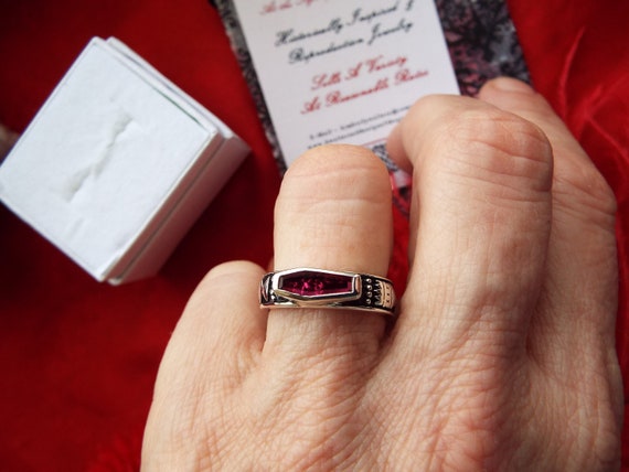 R 0004 Sterling Silver and Enameled Skeleton Memento Mori Ring