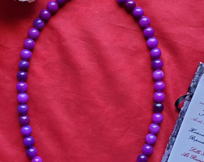 N-0016 - Purple Jade Necklace with Gold Citrine Clasp - Single Strand