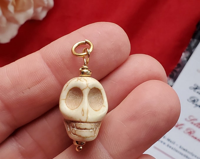 PE-0102 - Magnasite Skull Pendant - Reenactor Jewelry, Chatelaine Charm, Georgian, 17th Century, 19th Century, Skull, Skeleton