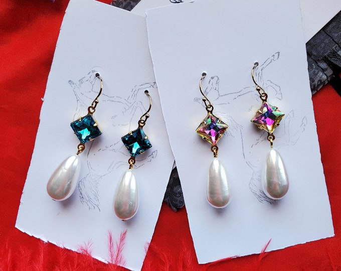 E-0569B - Diamond Shaped Crystals and Glass Pearl Drops - Georgian Earrings, Pearl Earrings, Rhinestones, Blue, Square, Diamond Crystals