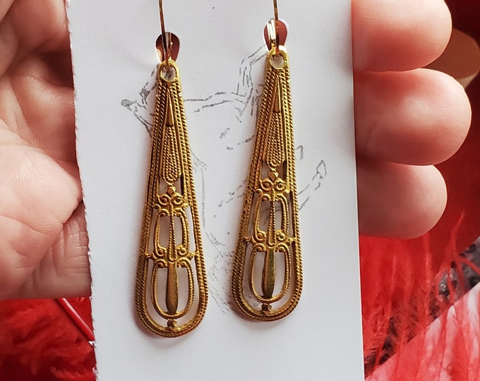 E-0539P - Gold Pendalogue Style Earrings - Victorian, Civil War, Regency Earrings