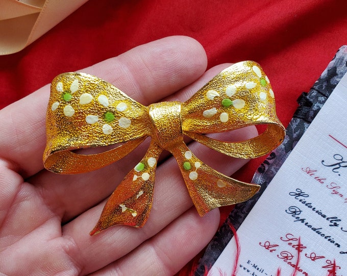 BR-0052 - Vintage Brooches - Kerchief Bucke, Shirt Buckle, Brooch, Shirt Brooch