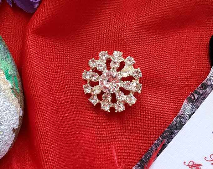 BU-0005 - Vintage Style Forget Me No Pin Shank Silver Buttons - 11/16 inch, Button, Clear Crystal Button