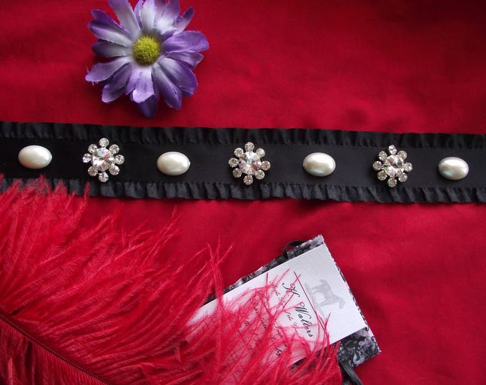 N-0156 - Clear Rhinestone Flower and Pearl Ribbon Necklace - Georgian Necklace, Rococo Necklace, Carnaval Necklace, Victorian