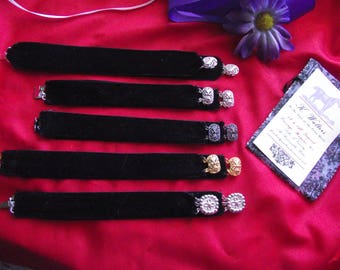 Items B-0001 - Velvet Cuff with Various Clasps - Georgian Cuff, Velvet Bracelet, Mourning Cuff, Mourning Bracelet