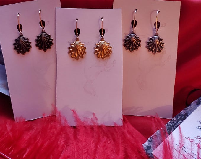 E-0619R - Rococo Shell Earrings - Reenactor Earrings, Georgian Earrings, Regency Earrings, Swarovski Crystal Earrings, Oyster Shells