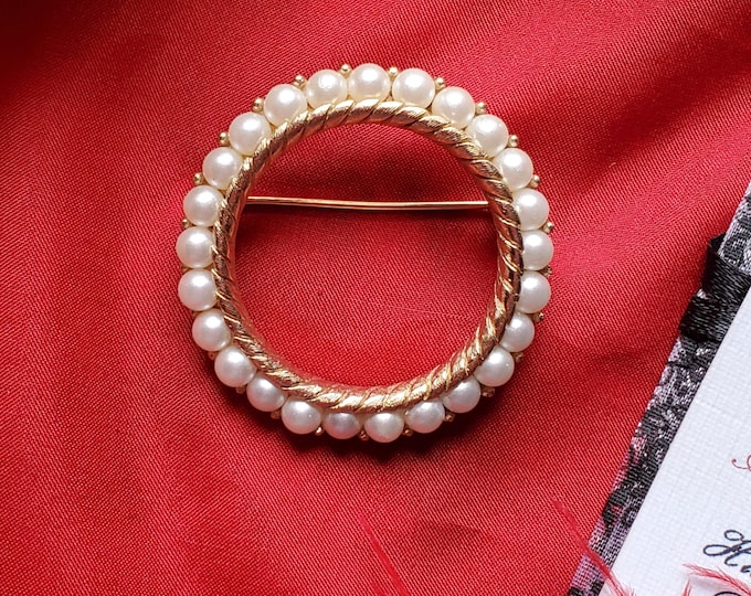 BR-0016V - Vintage Brooches - Rectangle Crystal or Round Pearl