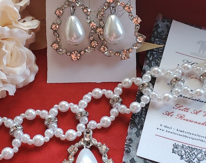 N-0161 / E-0161 - Classical Pearl Choker with Pendant - Grecian, Italian, Regency, Georgian Necklace