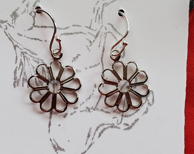 E-0568 - Silver Daisy Openwork Earring - Daisy, Silver, Flower Earrings