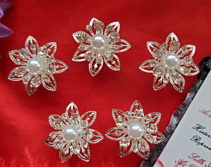 HA-0078 - Silver Flower Pearl and Crystal Hair Swirls