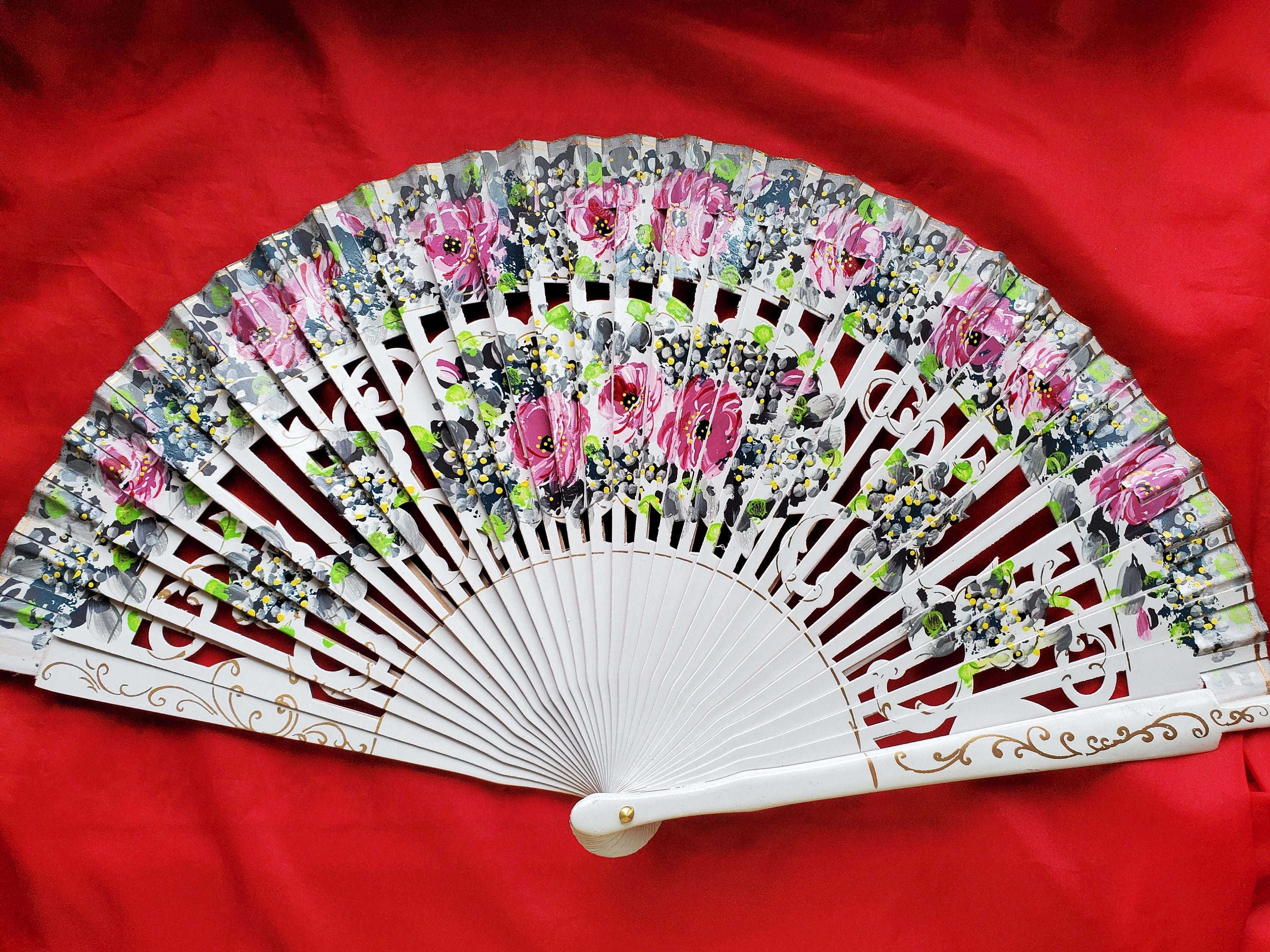 木製　扇子 Amazon.co.jp: 白檀扇子 扇子 扇 木 木製 木彫り 透かし彫り 夏