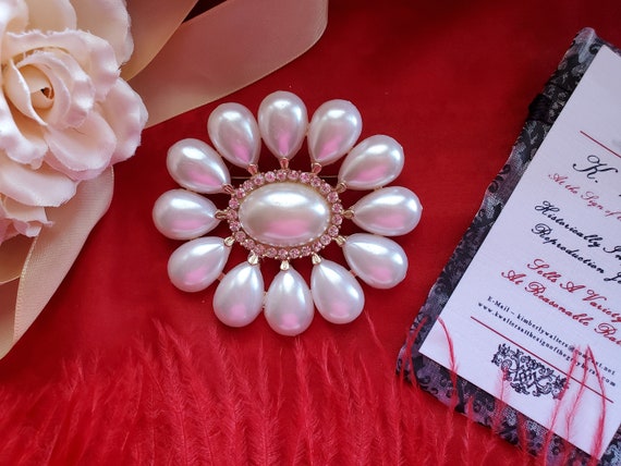 BR-0071A - Vintage Pearl and Crystal Brooch Brooc… - image 1