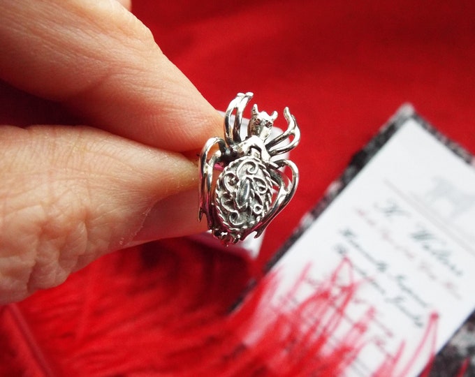 R-0002S - Spider Poison Ring, Steampunk Ring, Spider Ring, Goth Ring, Halloween