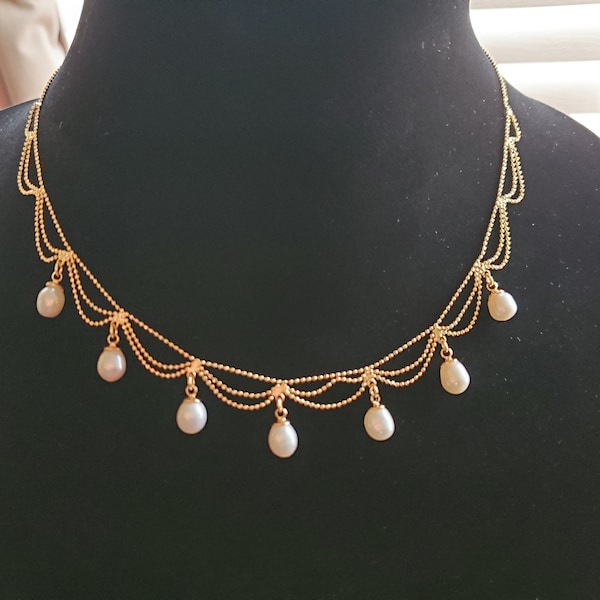 N-0030A - Gold Pearl Festoon Chain Necklace with Cultured Pearl Drops - late 18th Century to today