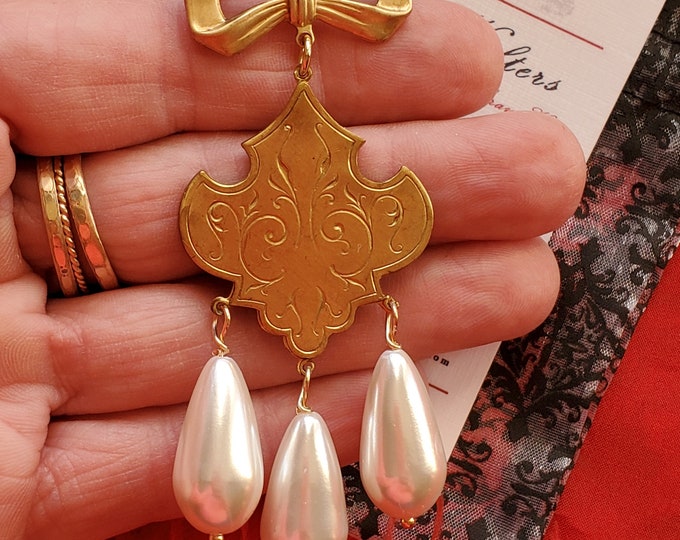 BR-0060A - Vintage Shield Stomacher and Glass Pearl Brooch - White, Gold Brooch, Georgian Brooch, Elizabethean Brooch