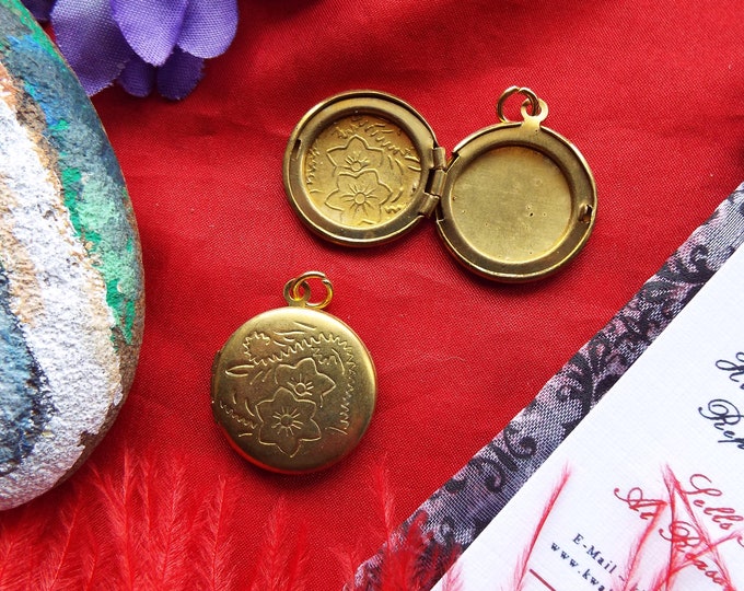 PE-0063 - Anemone Flower Engraved Brass Locket, Charm, Watch String Charm, Chatelaine, Anemone Flower