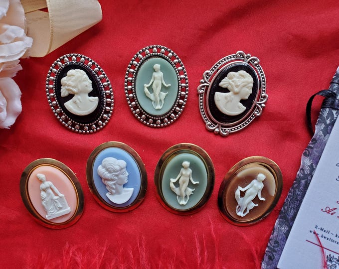 BR-0042 - Small Cameo Brooch