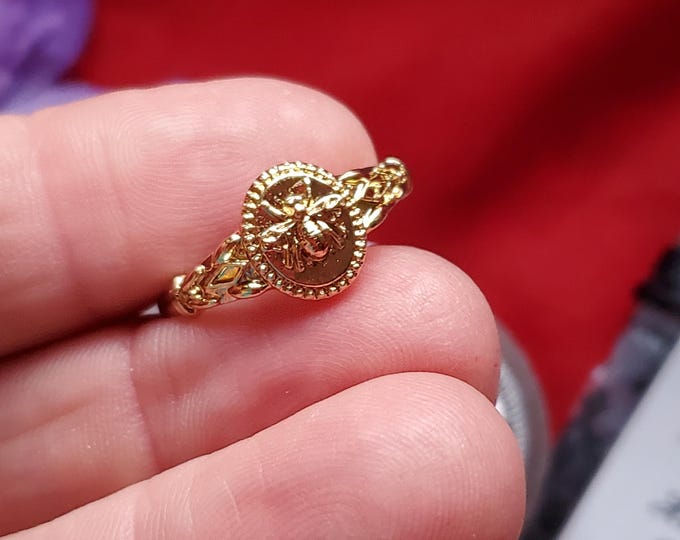 R-0020A - Bee Signet Ring