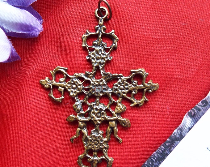 PE-0005R - Lacey Angel Cross - Bronze Cross, Charm