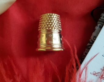 S-0005 - Gold Thimble - Sewing, Embroidery, Quilting, Handsew, Cross Stitch