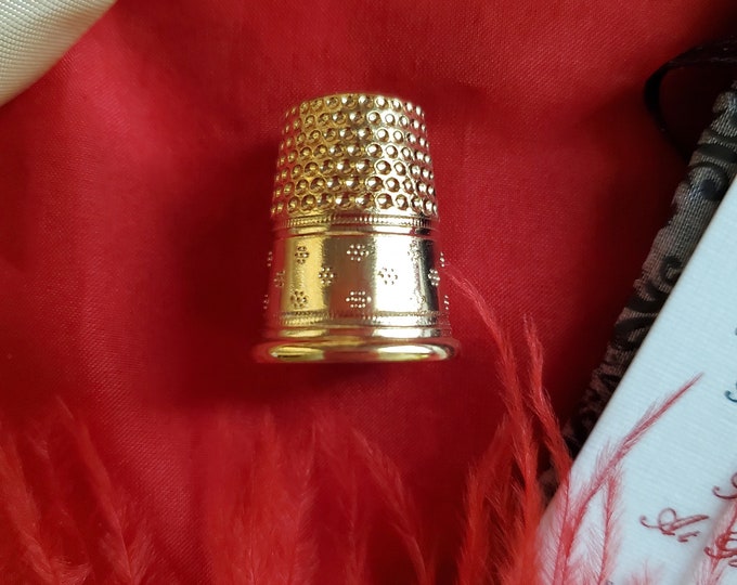 S-0005 - Gold Thimble - Sewing, Embroidery, Quilting, Handsew, Cross Stitch