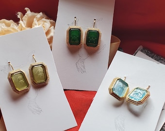 E-0753 - Glass Intaglio and Pearl Gold Earrings - Revival, Regency, Intaglio