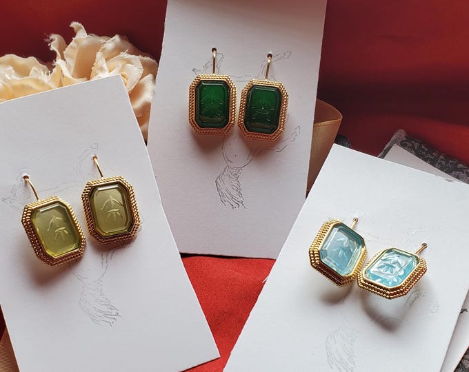 E-0753 - Glass Intaglio and Pearl Gold Earrings - Revival, Regency, Intaglio