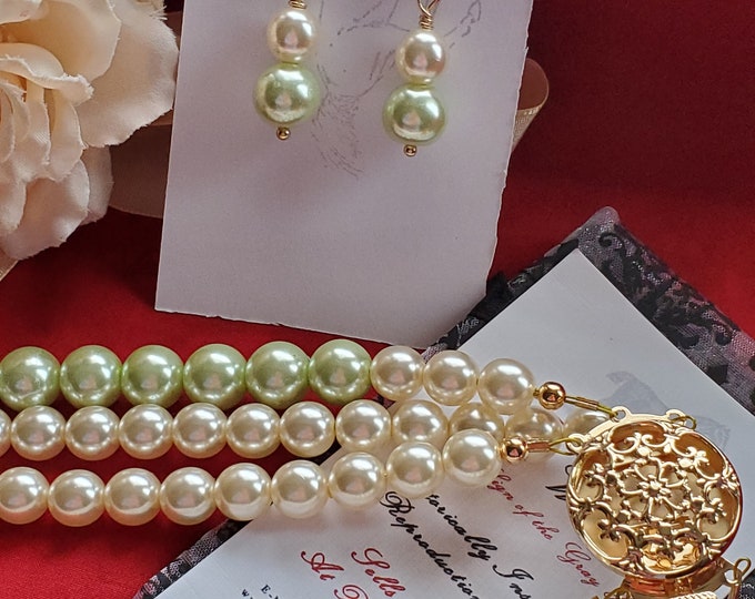 N-0053A E-0053A - Three Strand Glass Pearl Choker - Georgian, Regency, Cream, Green, Glass