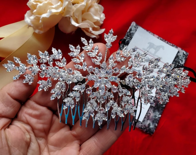 HA-0201 - Silver Crystal Floral Spray Comb