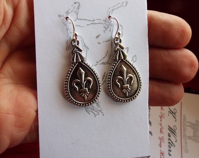 E-0627 - Fleur de Lis Pear Drop Earrings, French, Lafayette, Napoleon, Regency