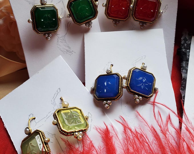 E-0750 - Glass Intaglio and Pearl Gold Earrings - Revival, Regency, Intaglio