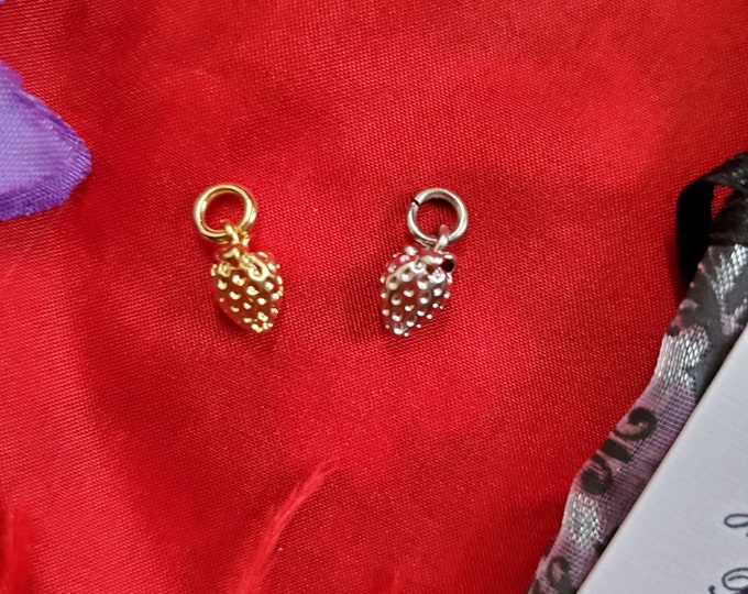 PE-0020S - Strawberry Pendant - Strawberry Charm, Strawberry, Doll Charm, Tiny Charm