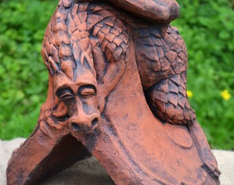 Gothic dragon decorative roof finial 90° angled stone ridge tile new design 48cm Gothic dragon decorative roof finial 90° angled stone ridge tile new design 48cm