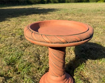 Rope Twist Bird Bath