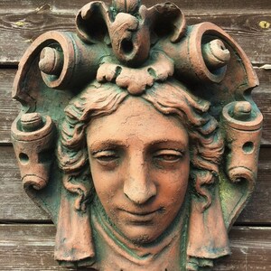 Decorative stone wall plaque face mask neo-classical style Mascaron 'Parisien' 30cmH image 4