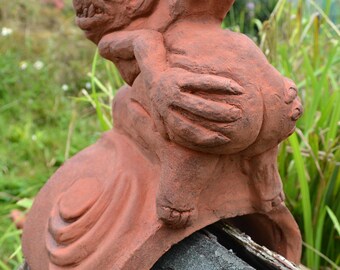 Mooning Gargoyle Half Round Roof Finial