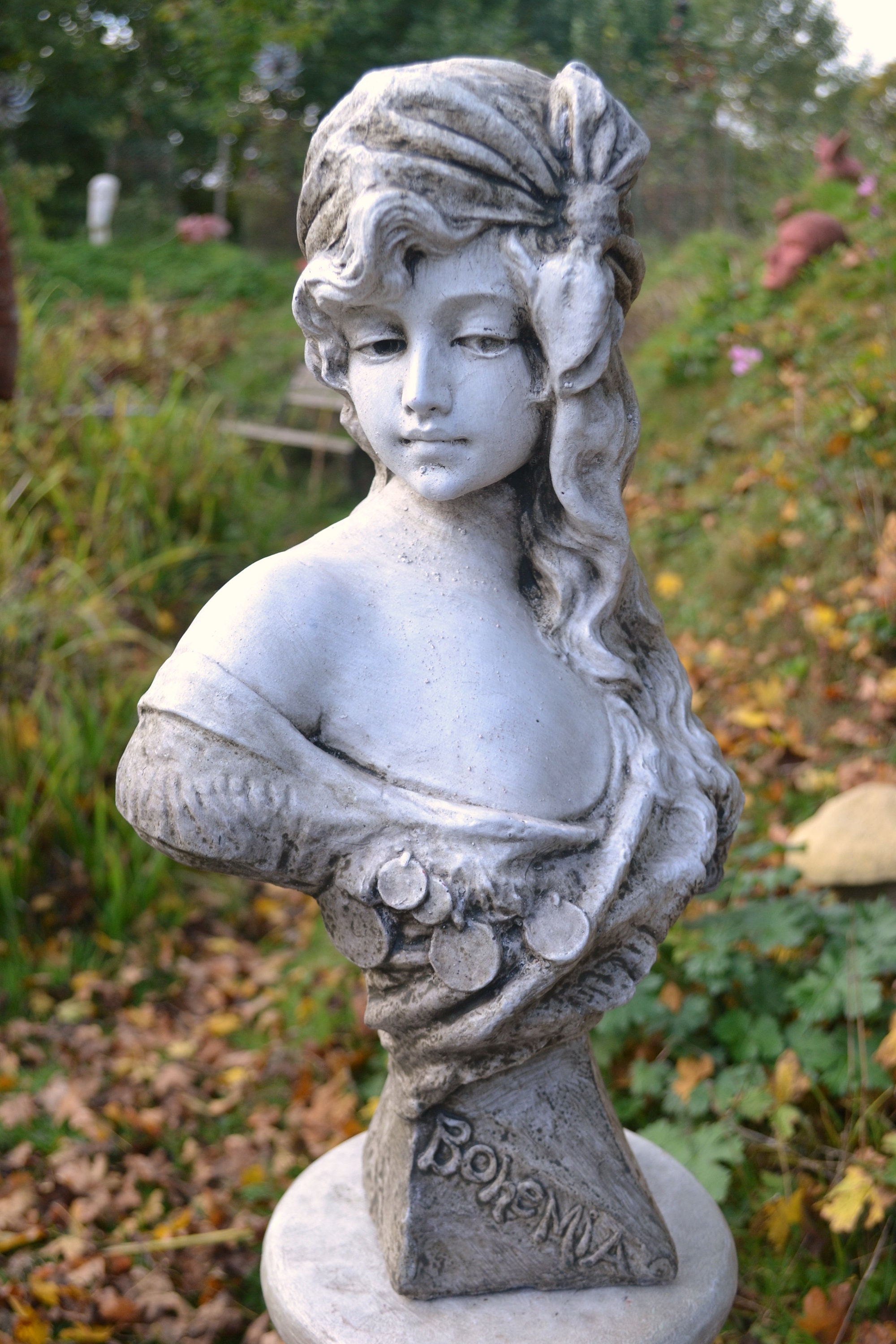 Garden Decoration vintage finish garden ornament Reconstituted stone art deco lady plaque statue
