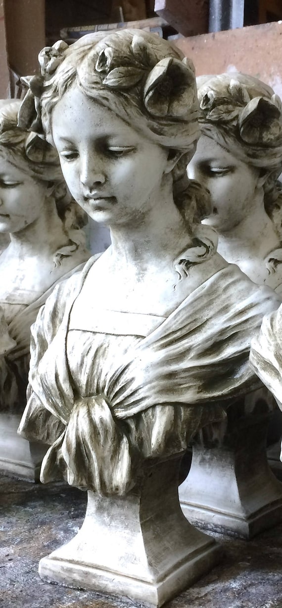 Statuette femme buste art nouveau pour maison ou jardin Joséphine 48 cm/19  de haut -  France