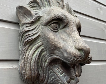 Nemeïsche leeuwenkop fonteinmasker muurplaquette