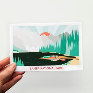 Carte postale Banff // 4 x 6 po. Carte postale de voyage dans les parcs nationaux du Canada par l'illustratrice Stephanie Simpson // Fabriquée avec du papier issu de sources durables