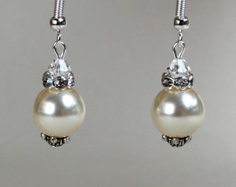 Ivory cream pearls wedding jewellery, silver short drop dangle earrings, bridesmaid wedding accessory, vintage style bridal earrings