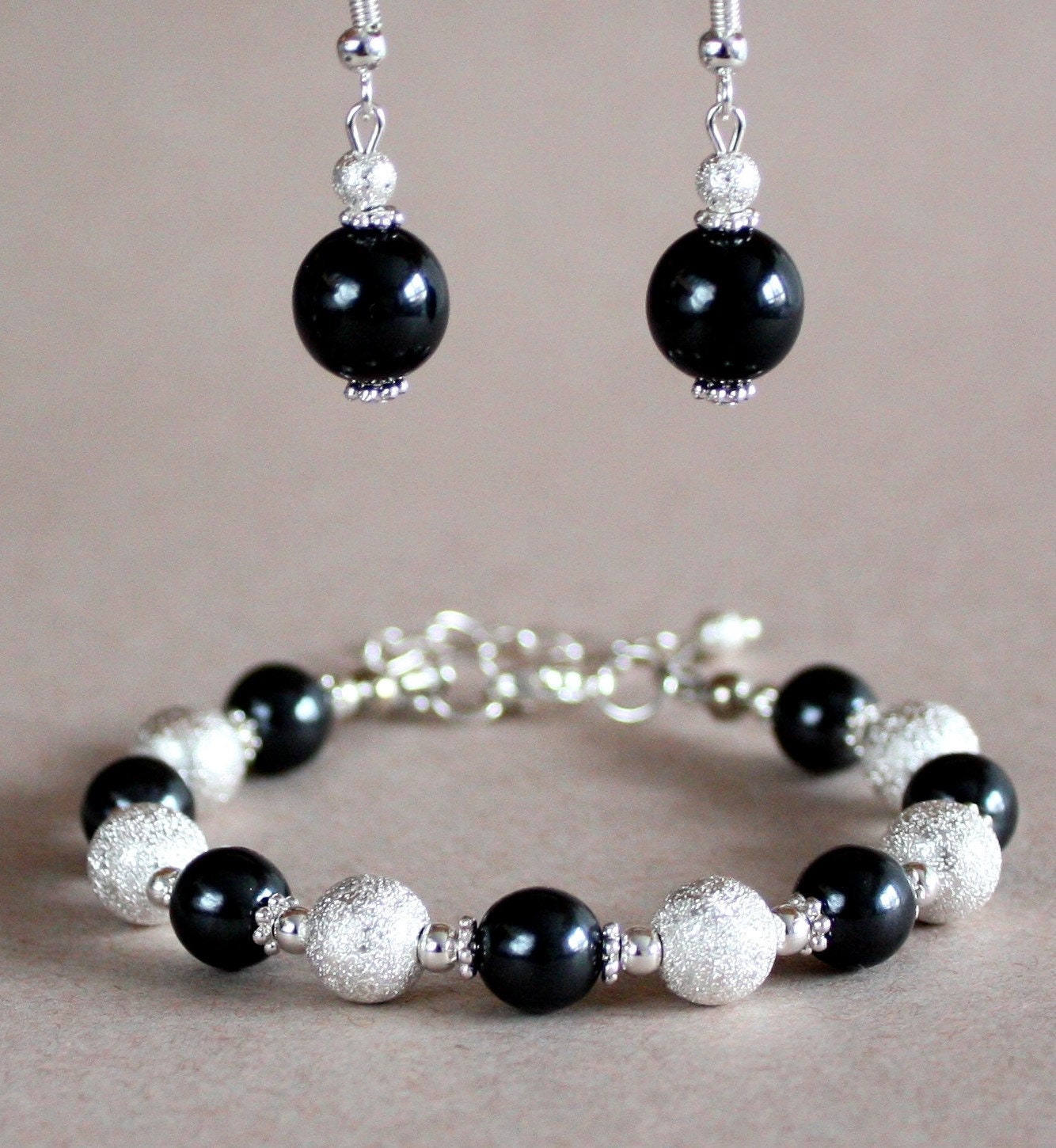 Black gunmetal Czech pearls wedding bridal jewelry set, silver stardust short drop earrings and beaded bracelet bridesmaid accessory